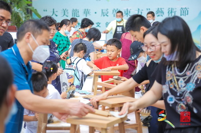 大美龍華·辰啟東方——深圳文博會戴為集團分會場藝術節盛大啟幕，共繪灣區人文新畫卷